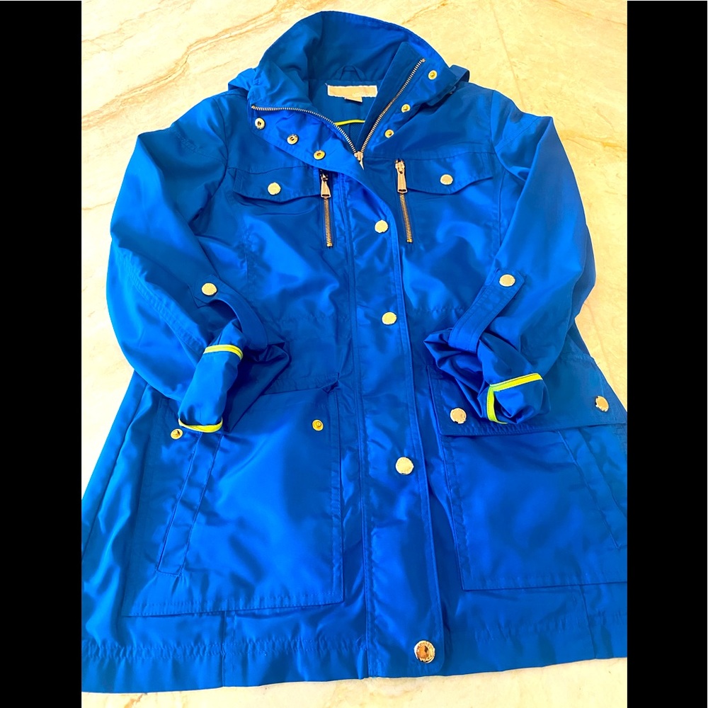 Nearly new Michael Kors light rain coat, size XS